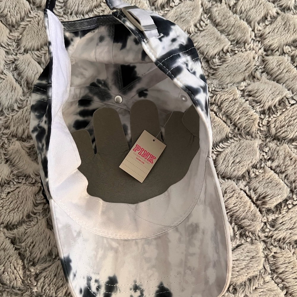 2pcs of Victorias Secret Pink Cap 
Price is for Two Cap - Adjustable Hat 🧢 - Picture 5 of 5